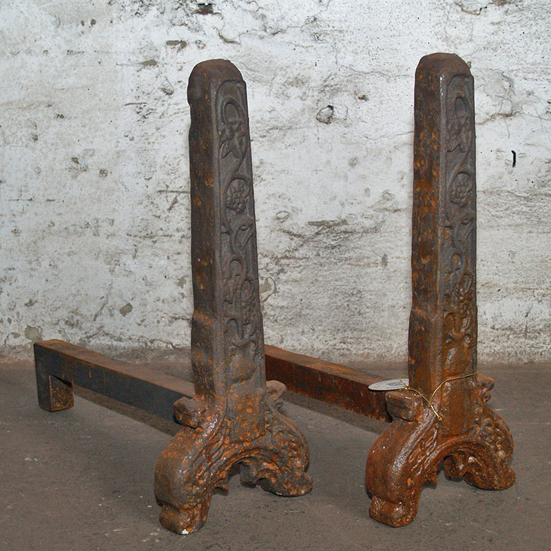 Gußeiserne Feuerböcke (Kaminbock2)