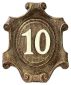 House Number Plaque, Abbildung Lackierung der Grundplatte in Rustikal (Alt-Eisen-Effekt), Zahlen in Weiß mit Gold Patina