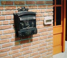 Historischer Wandbriefkasten mit Zeitungsrolle ⎮ Art.-Nr.:1525 A