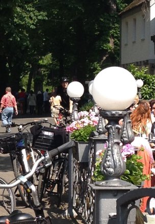 Pedestal Globe-lantern.
Ø 20cm (7.8''), Height: 52cm (20.5'')