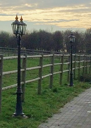 Mid-Size streetlight from the 'Rheinland-Maxi' lighting series. Plain style without decorative elemten.