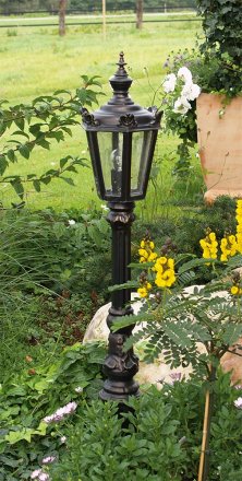 Terrassenleuchte aus der 'Rheinland' Serie (Sondermodell)