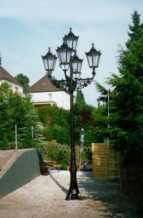 Große, 5-flammige Altstadlaterne aus der Leuchtenserie 'Aktuell'